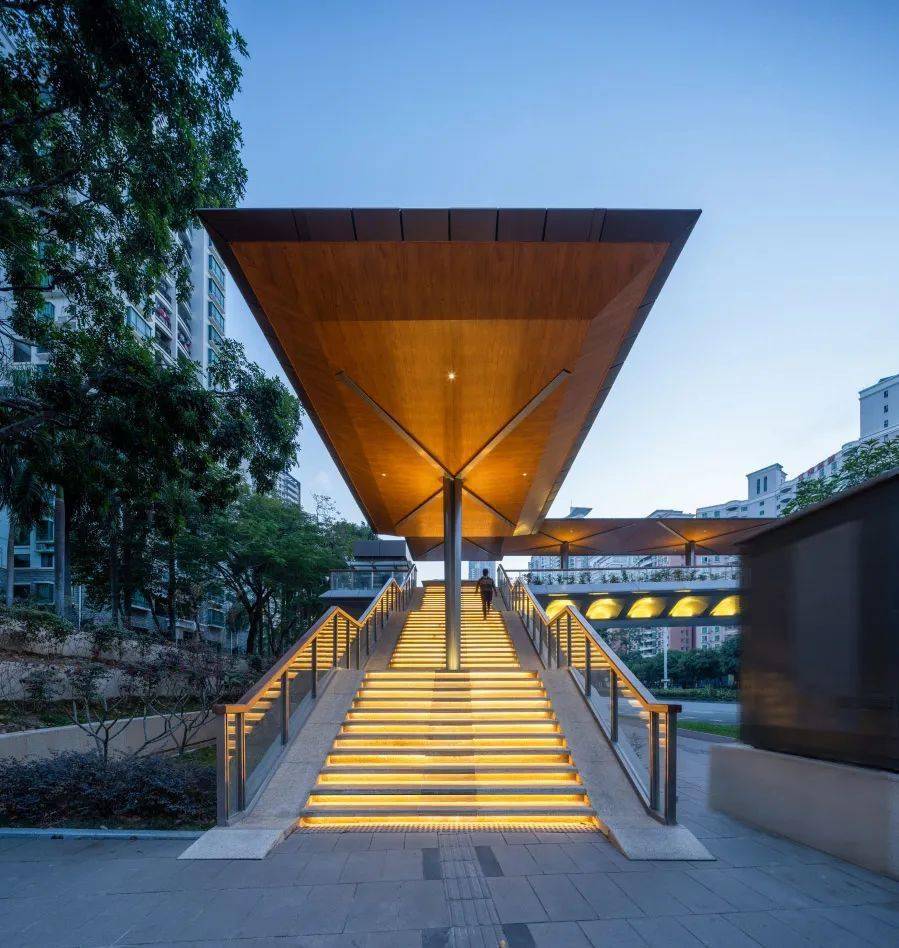 利用想象和创意赋予天桥品质感和仪式感深圳水围天桥