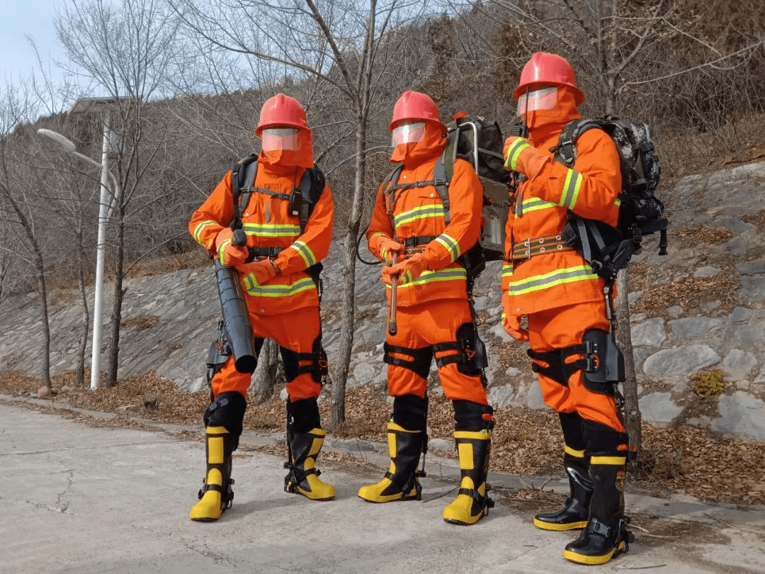 中国森林消防个人装备图片