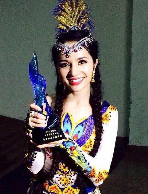 抖音粉丝百万打动郭富城惊艳金星这位新疆舞蹈女神到底有多美