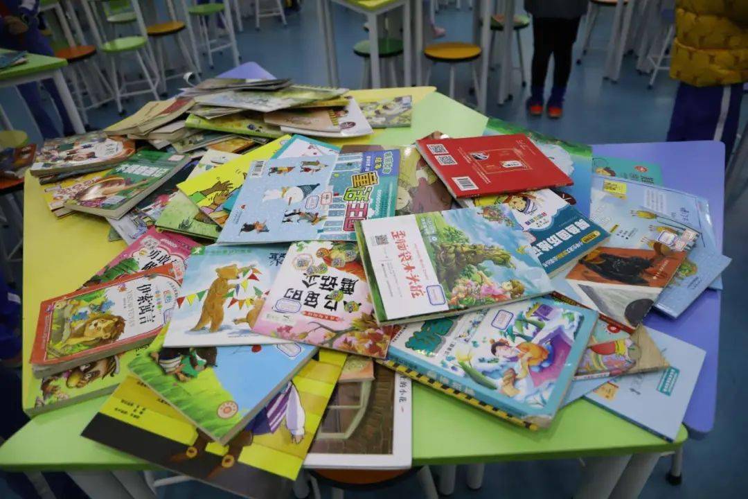 本次活动以"交换"书籍为主,让图书流动起来,让孩子们在换书,读书中