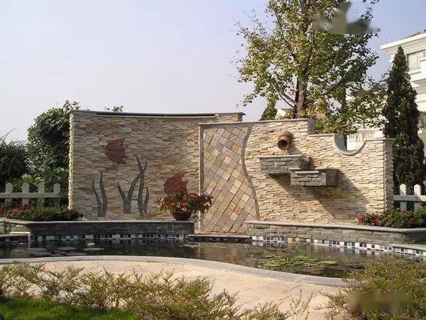 做一面水景墙它会成为花园里最灵动的景观