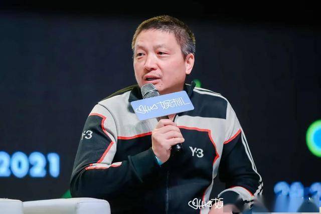 余飞也认同人物的重要,但他喜欢从情节入手,他认为这与编剧技巧关系