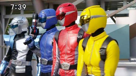 特命战队捍卫者四位捍卫者的进攻这怪物智商没有那么低