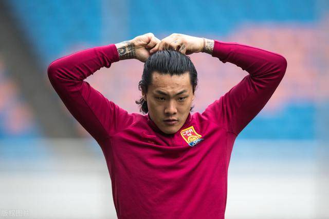鲁能巨变?曝王大雷蒿俊闵或离队投奔李霄鹏,新引援名单已出炉 鲁能巨变?曝王大雷蒿俊闵或离队投奔李霄鹏,新引援名单已出炉