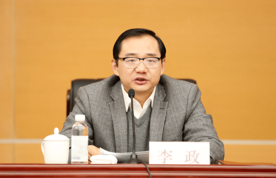 共同守护崇明一方平安区疫情防控工作领导小组扩大会议举行