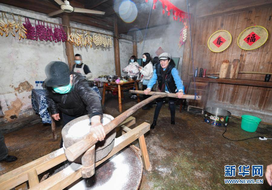 山沟沟里传统民俗“过大年”_茅塘