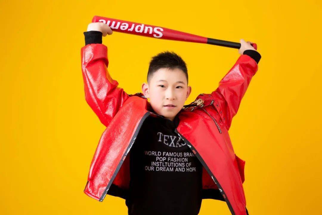 江苏影视超级星达人春节大联欢小主持罗浩宇