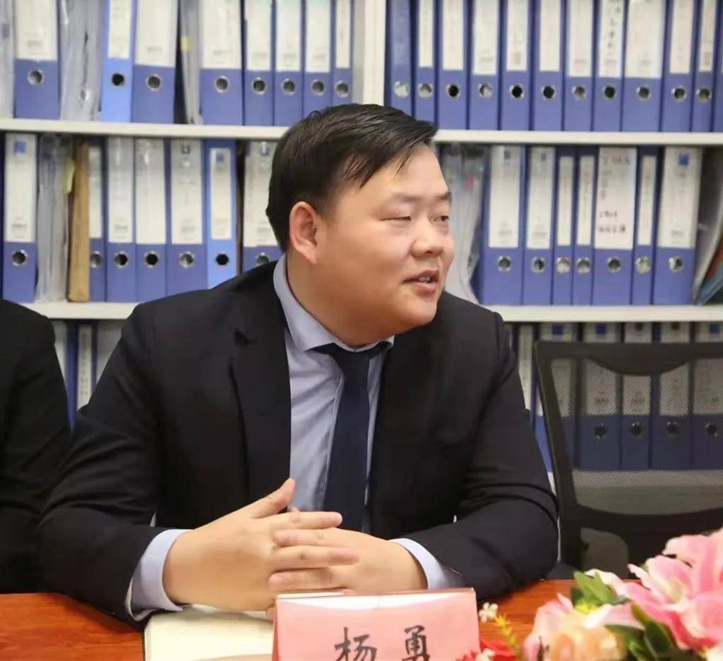 著名法学家姜明安教授受聘人民法治研究院首席专家顾问