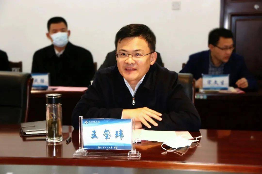 瞅瞅,黄师"大飞机"迎来了审核验收_黄冈市