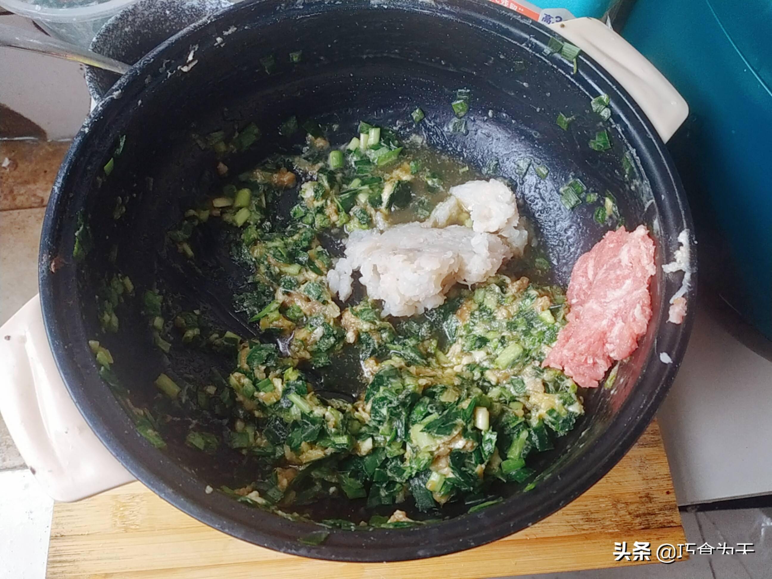 過年包餃子剩下的餃子餡都做了啥多加2步做成丸子酥脆又好吃