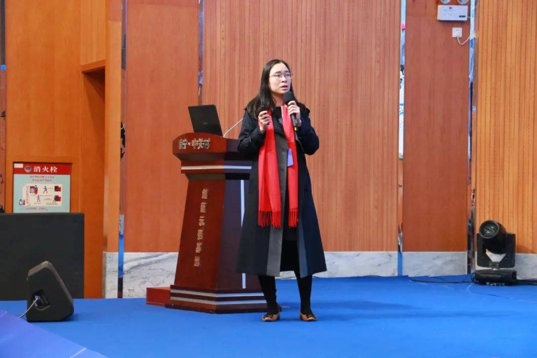 梁雁发布《2021南宁·中关村主题报告》