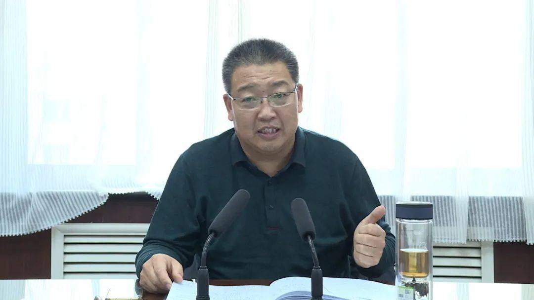 杨永吉主持推进会议并讲话,对近期县城区交通秩序综合整治工作开展