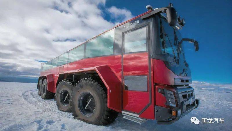 雪地怪兽有了这台轻松攻顶赏雪不打滑坐巨型八轮雪地巴士sleipnir去追