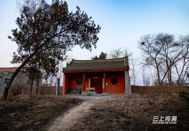 "太戊在位七十五年,死后葬于内黄县亳城镇,被尊称为中宗.