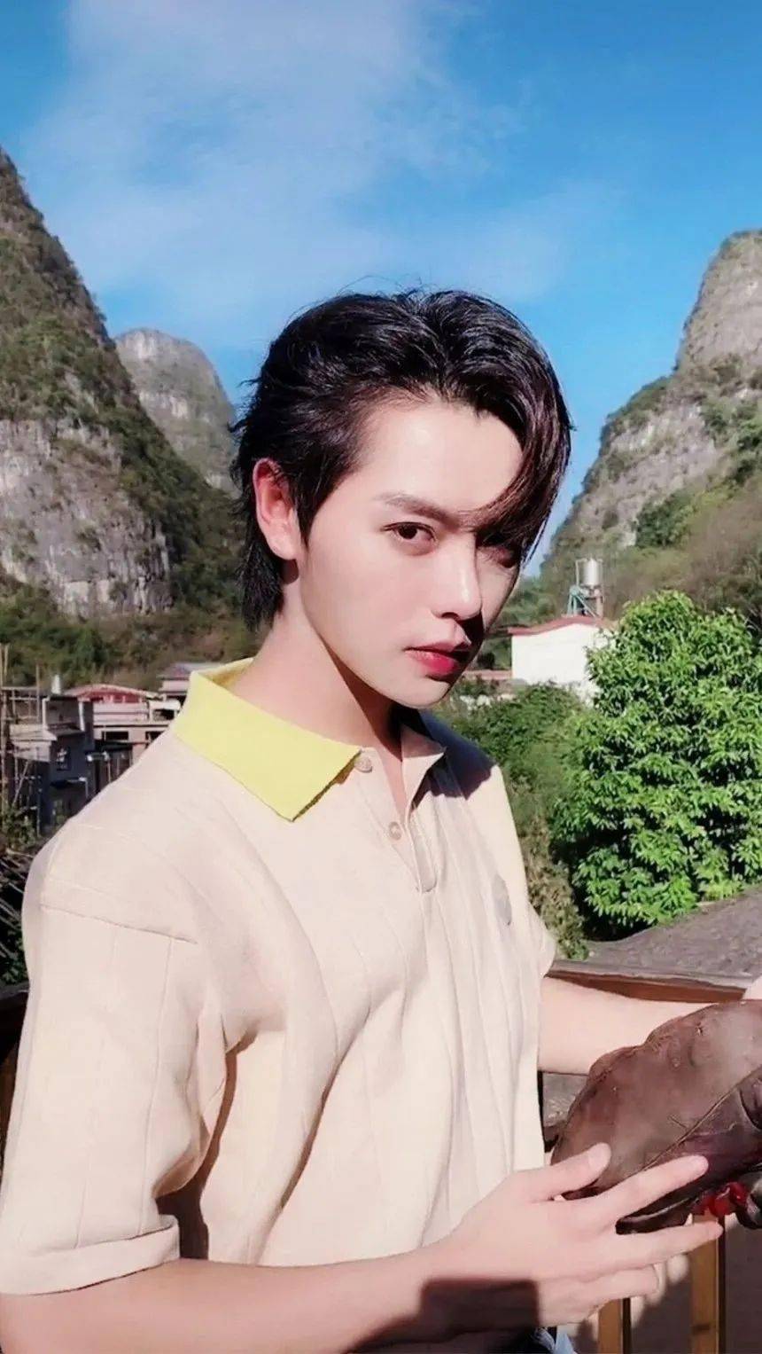 手机壁纸肖宇梁终极笔记