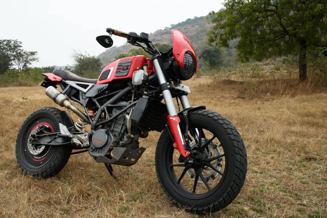 女孩改装ktm200scrambler