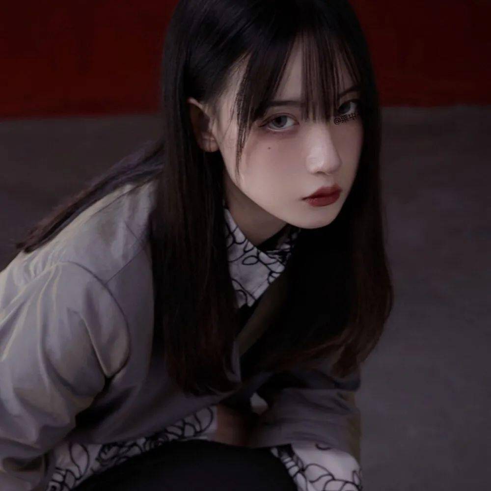 女生头像丨我们一路奋战_脾气