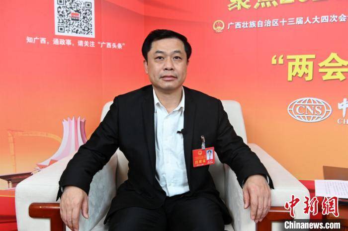 蓝海洲在访谈现场 俞靖 摄为更好让粤港澳大湾区消费者品尝体验巴马