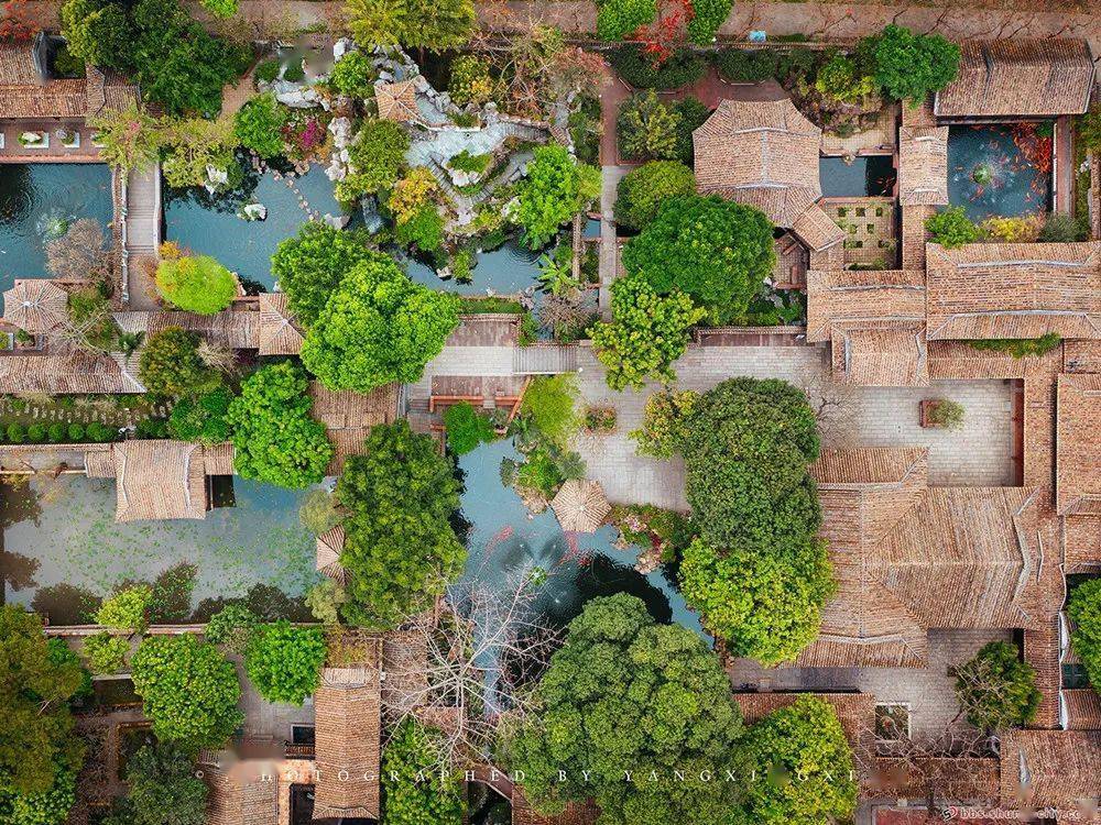 这里是典型的岭南园林的写照.