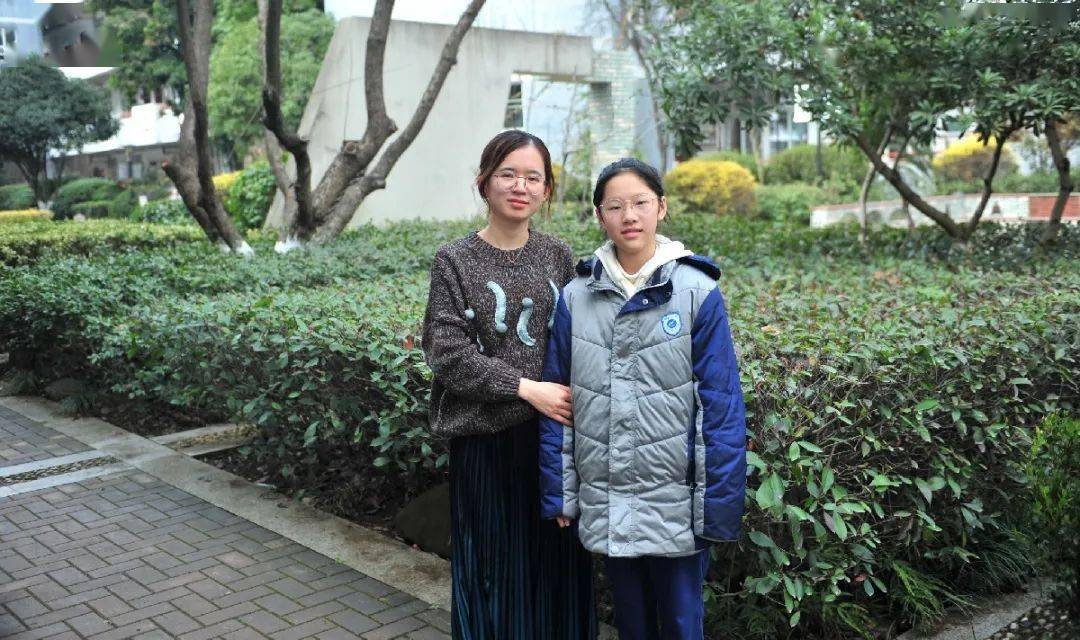 黄骅八8班 温濠睿 指导老师:程聪慧九3班 季路亚 指导老师:何倩倩