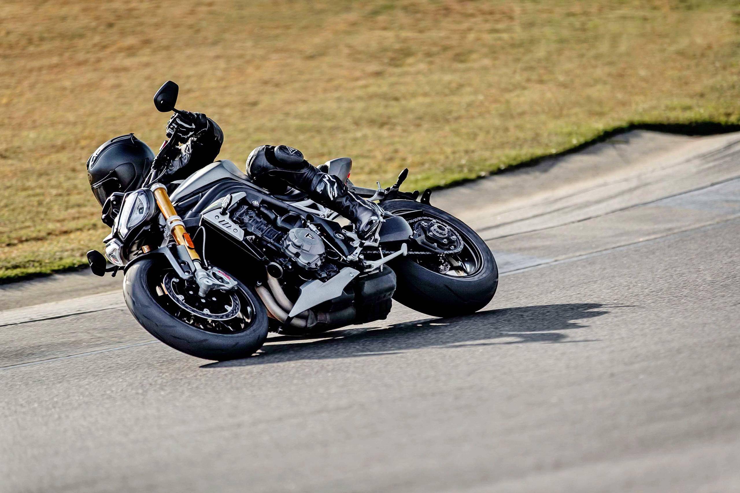 凯旋摩托发布新型街车speedtriple1200rs