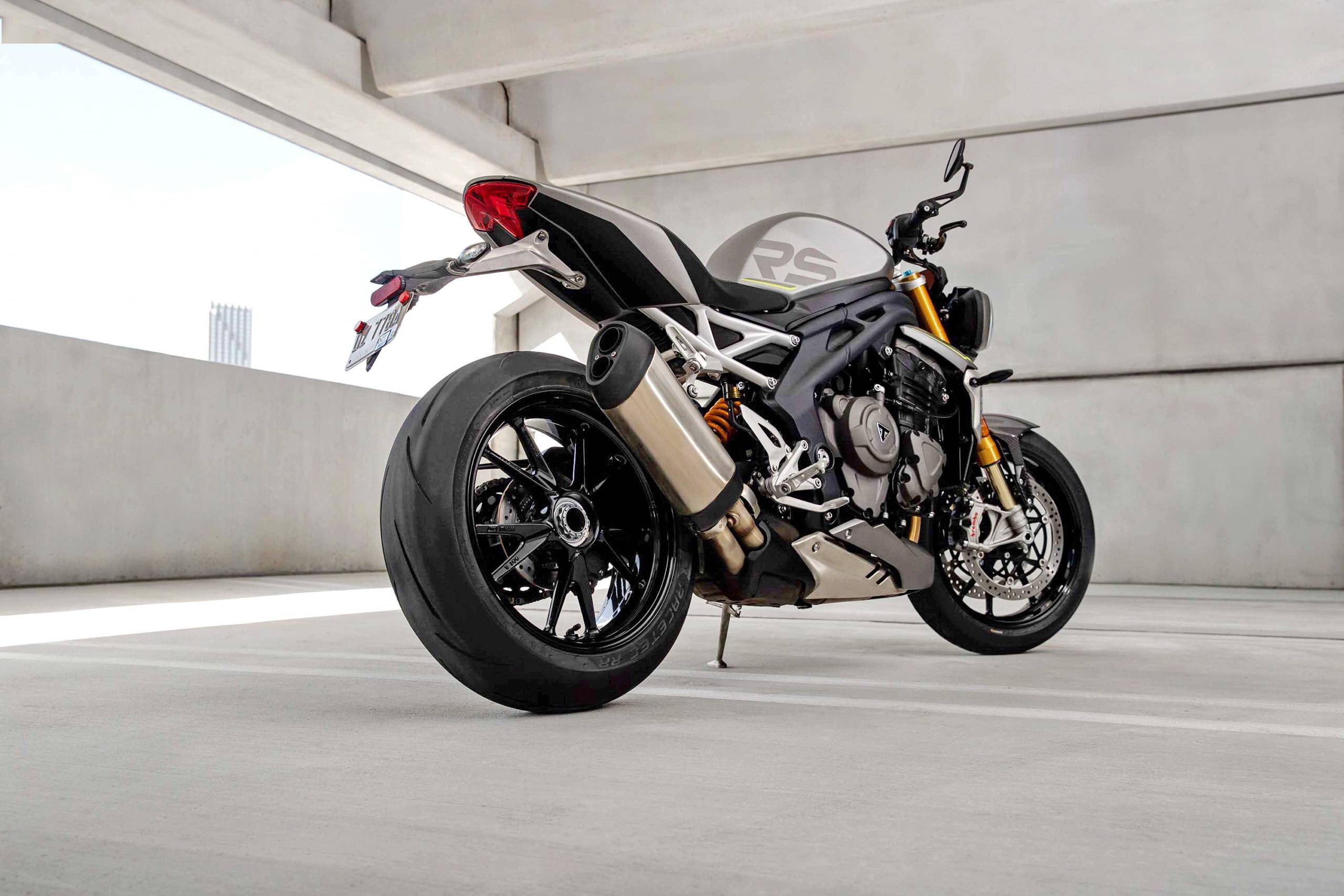 凯旋摩托发布新型街车speedtriple1200rs