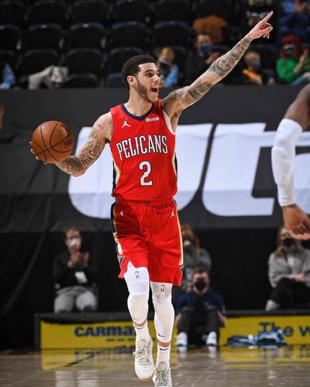 放弃八千万想要次顶薪,球哥要被鹈鹕抛弃,这次他真的飘了