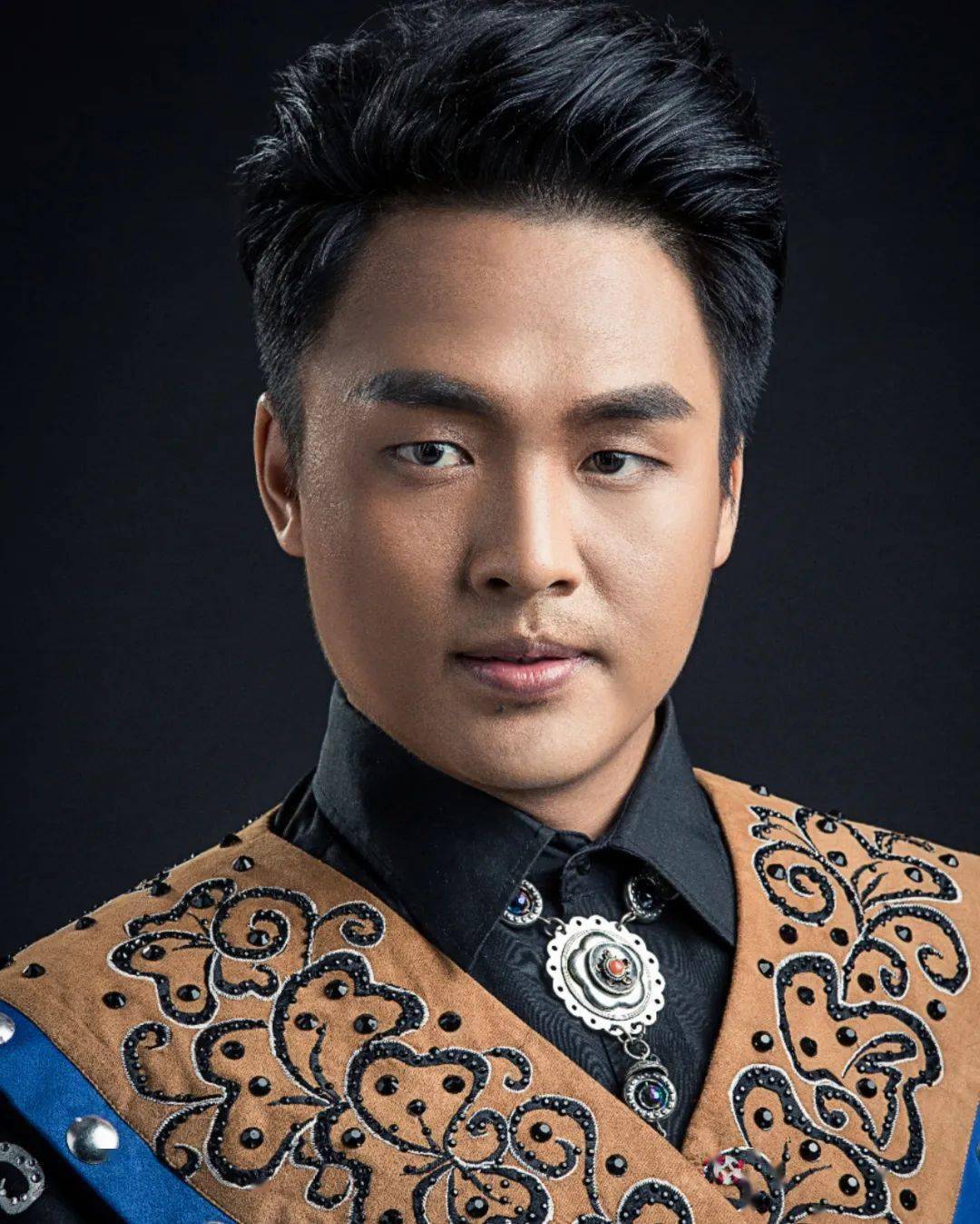 粉了!粉了!傈僳小哥用大提琴奏响云上乐章!