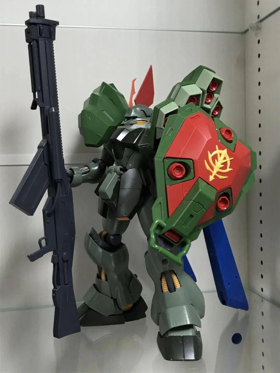 基拉多加混搭改造,造型和配色依然很吉翁