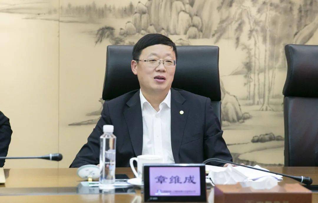 局总经理,党委副书记章维成一行赴总承包公司调研指导