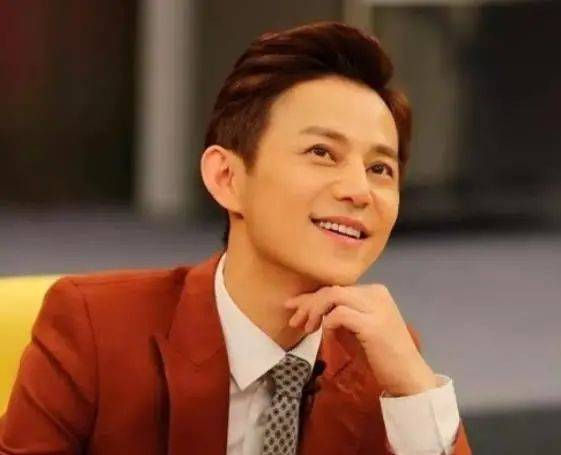 何炅最新照片高清大图 ac204434aa3e4765a0c20094623cb9ea.jpeg