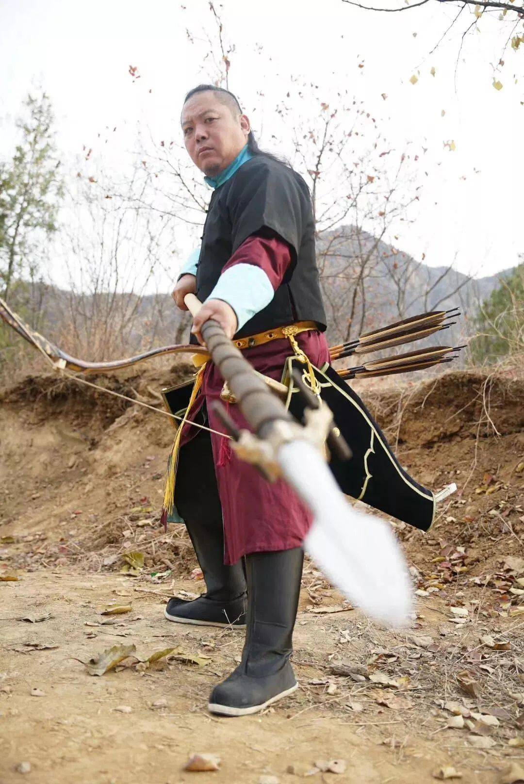 200多道工序全凭手工!看周晓初如何制作一把清弓_传统