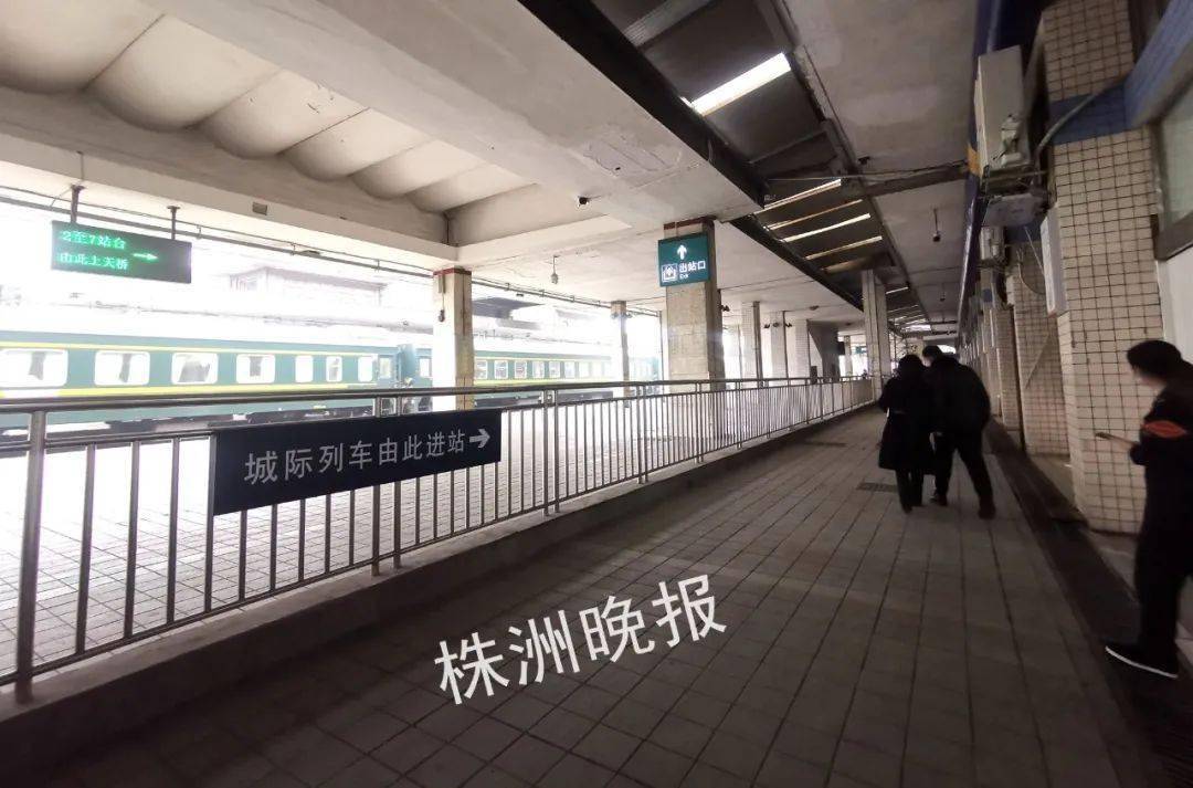记者体验:进站步行3分钟可达站台为方便市民提前知晓进站方式,今天