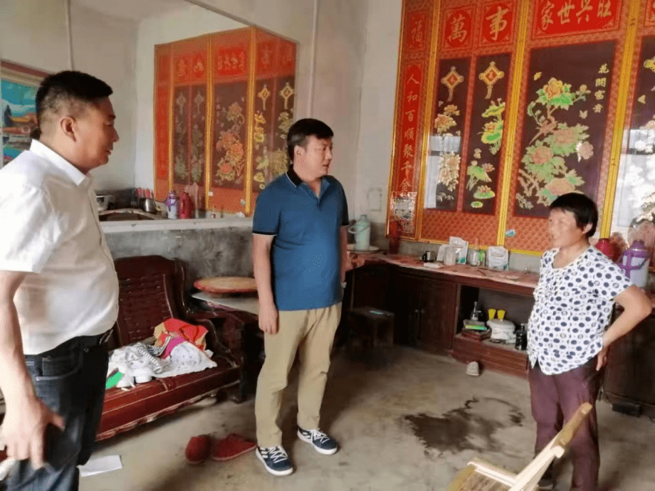 决战决胜脱贫攻坚息县关店乡胡庄村脱贫攻坚责任组长贾超强抓产业发展