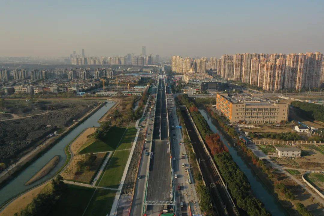 浦星公路跨芦恒路节点改造项目主线高架已完成施工
