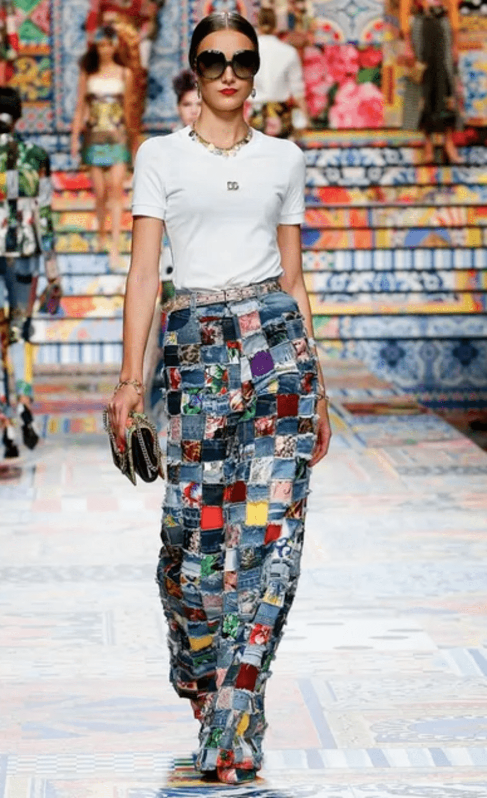 彩色牛仔布是2021年春夏季的主要趋势