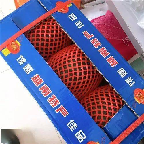 今日爆款越南黑美人西瓜35元一箱一箱3个