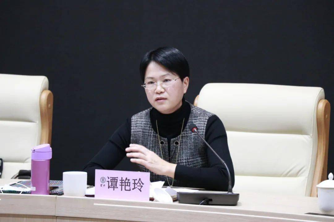 里水镇党委书记谭艳玲有行动才有结果,她指出要提高执行力,树立速度