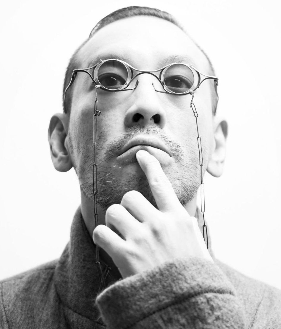 从潮童到先锋玩家你看懂了他的穿搭吗麦浚龙20年穿搭史