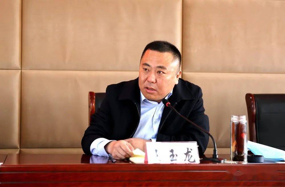 十字路街道召开春节前后疫情防控和底线工作推进会议