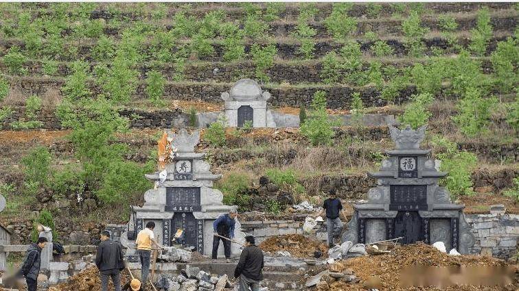 農村忌諱挖墳井動土後,又換其他地方當墓穴,為什麼?三個原因