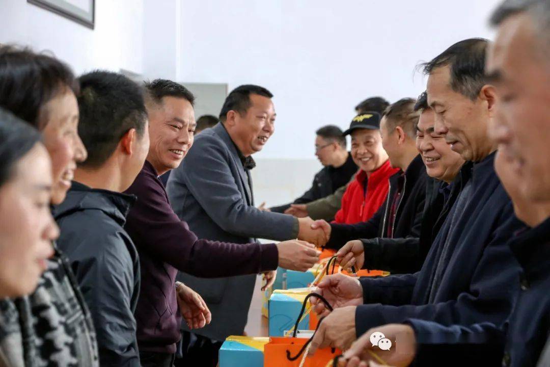 凤庆县第一中学召开援凤教师座谈会
