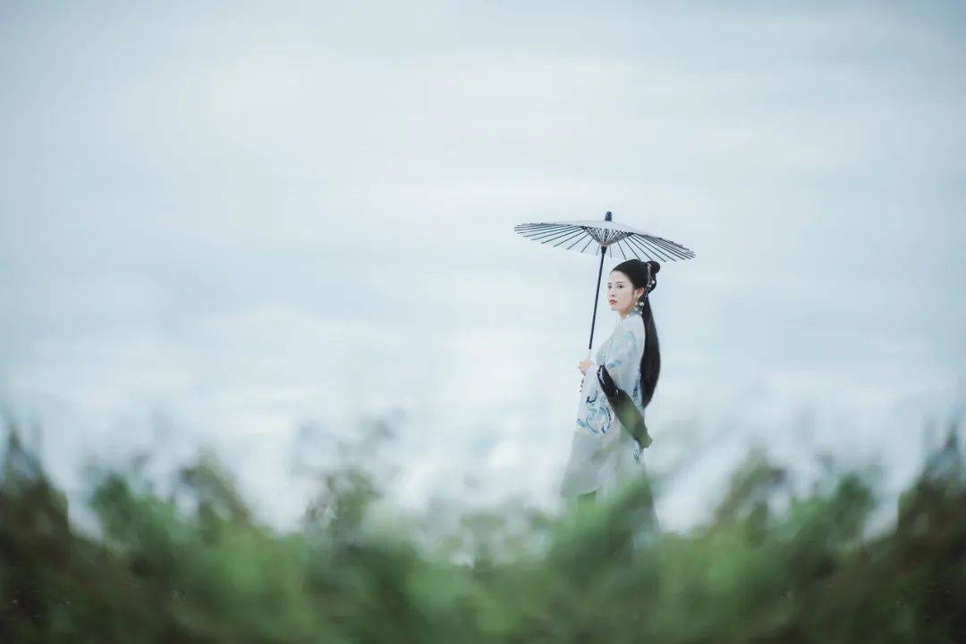 風雨人生自己撐傘