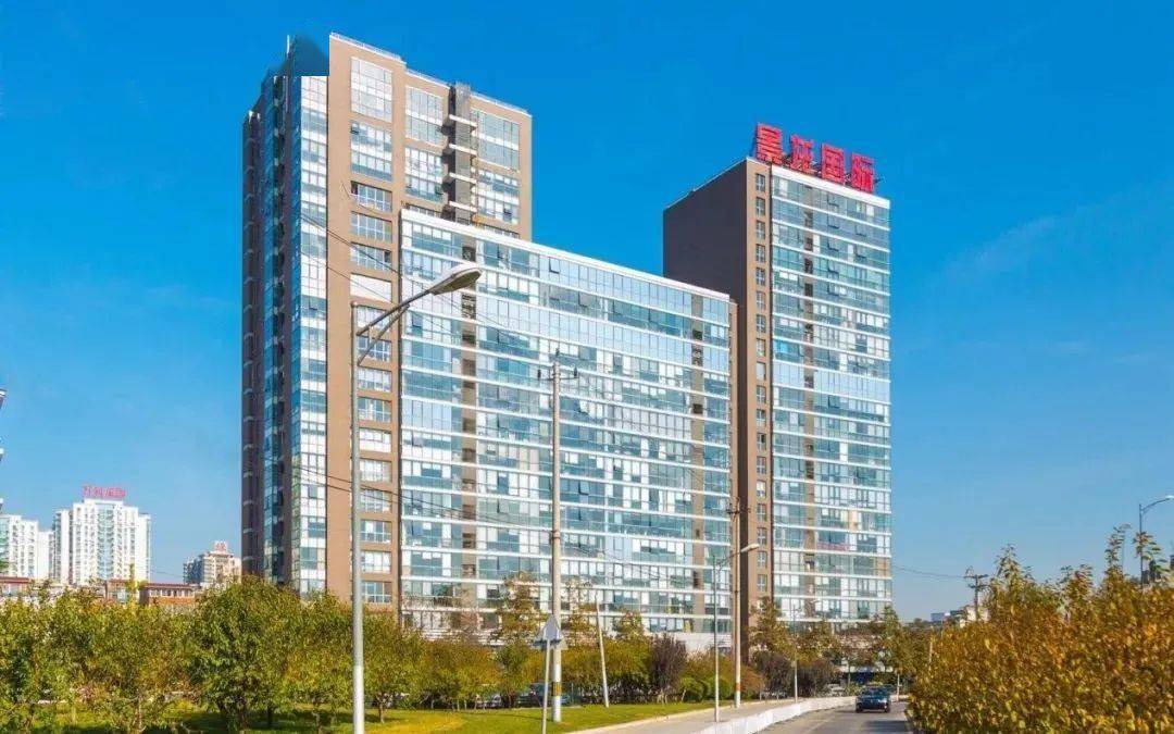 第一服务控股ceo刘培庆,华北地区公司总经理李斌,景龙国际名苑业委会