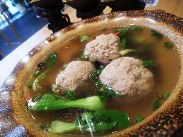 牦牛骨汤馆 | 羊肉季,各种吃法,等你来get!_青海草原