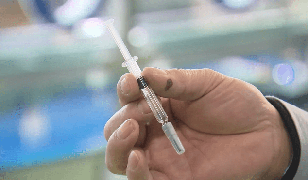 东富龙生产的预灌针注射器,可以用于放置新冠疫苗重点区域结构调整