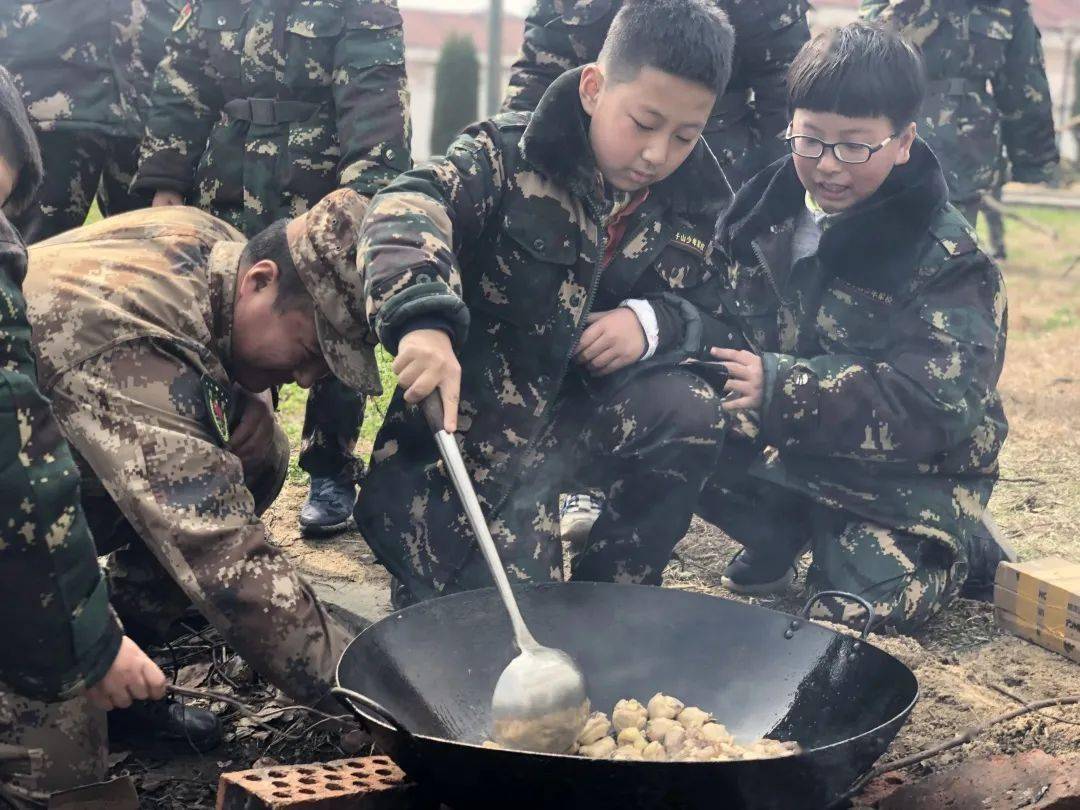 精彩瞬间苏州兵圣七子山少年军校冬令营正在进行中
