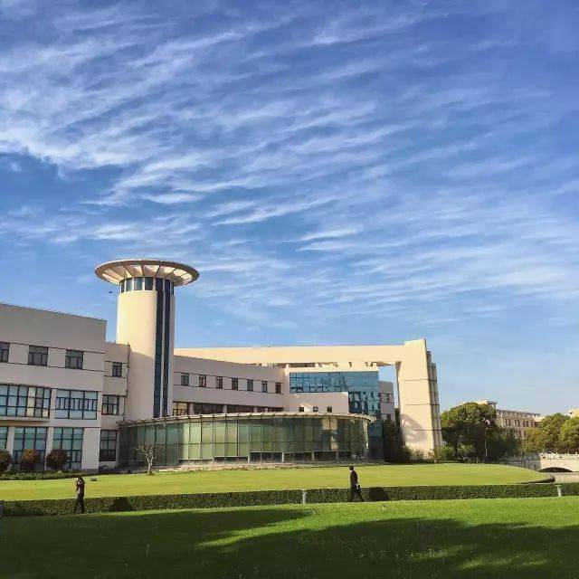 祝贺上海海关学院4门课程入选上海高校一流本科课程