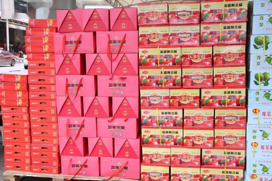 农港城水果多得满成山台州人这里的水果年货真的便宜又新鲜随你挑选