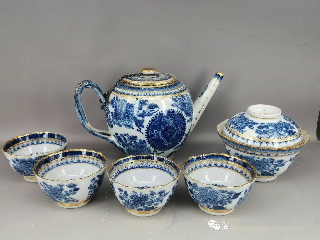 清乾隆青花外销瓷茶具一套